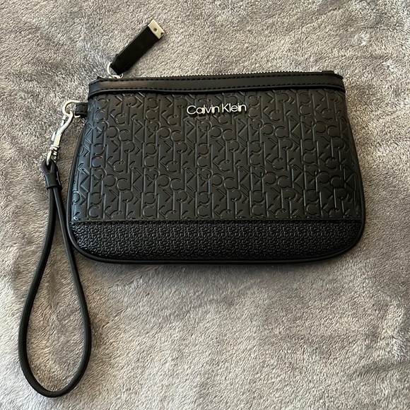 Calvin Klein Handbags - Calvin Klein Wristlet